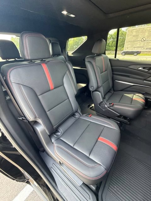 New 2026 Chevrolet Traverse RS w/ LPO, Floor Liner Package AWD/4WD image 37