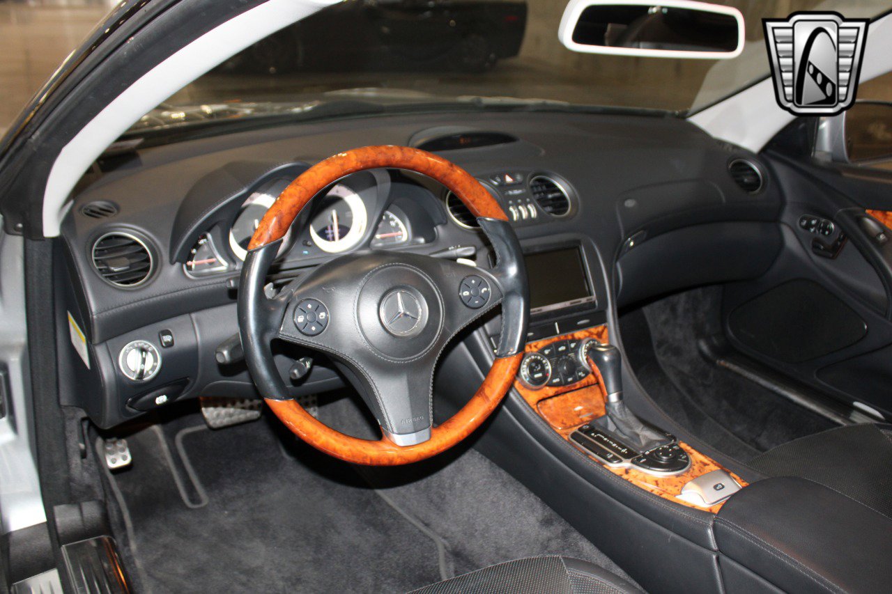 Used 2011 Mercedes-Benz SL 550 image 20