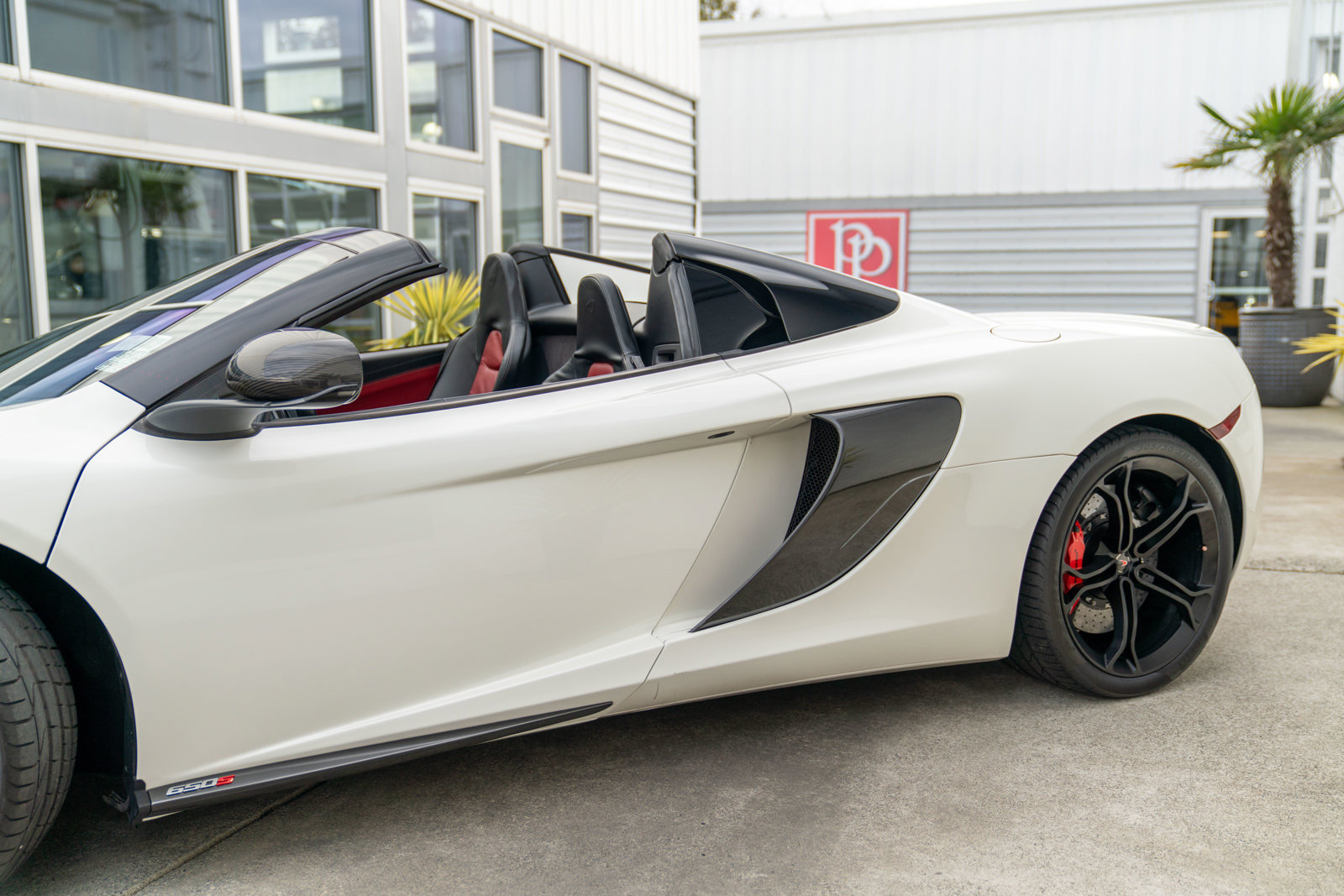 Used 2016 McLaren 650S Spider RWD image 10