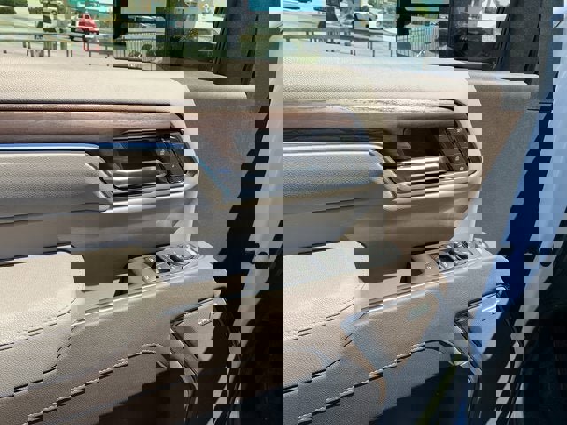 New 2025 GMC Sierra 2500 SLT w/ SLT Convenience Package image 17