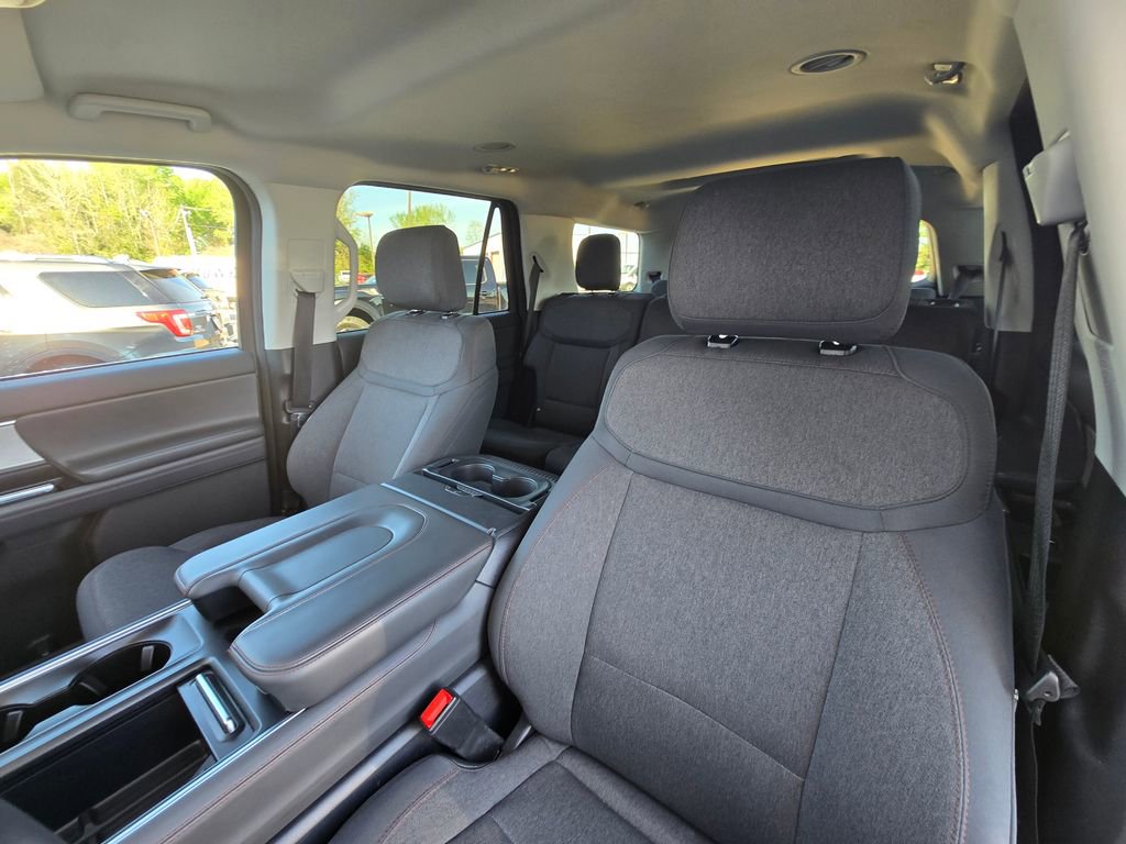 Used 2025 Ford Expedition Active image 14