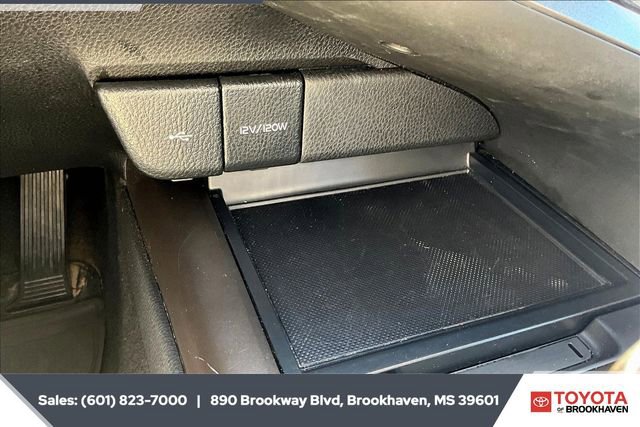 Used 2024 Toyota Camry SE image 22