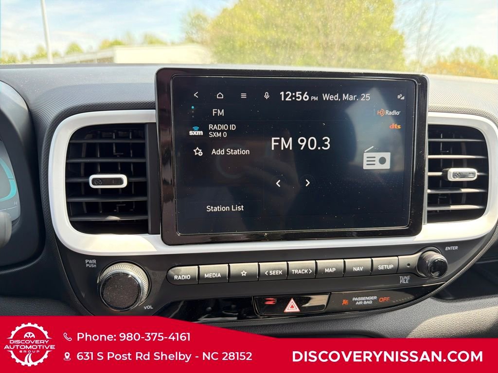 Used 2023 Hyundai Venue Limited image 17