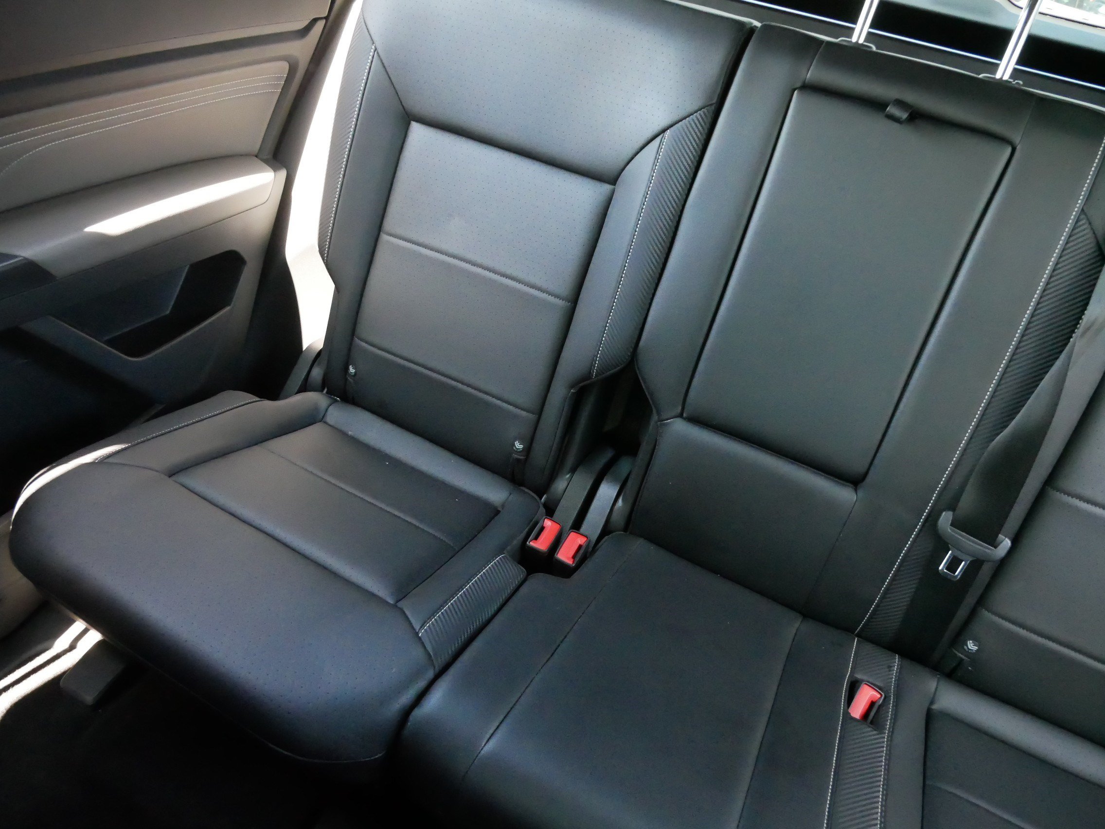 Certified 2023 Volkswagen Atlas Cross Sport SEL R-Line AWD/4WD image 12