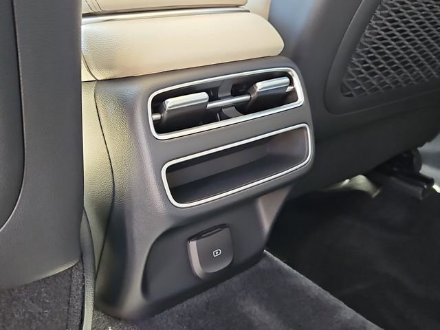 Used 2026 Genesis GV70 2.5T Select image 16