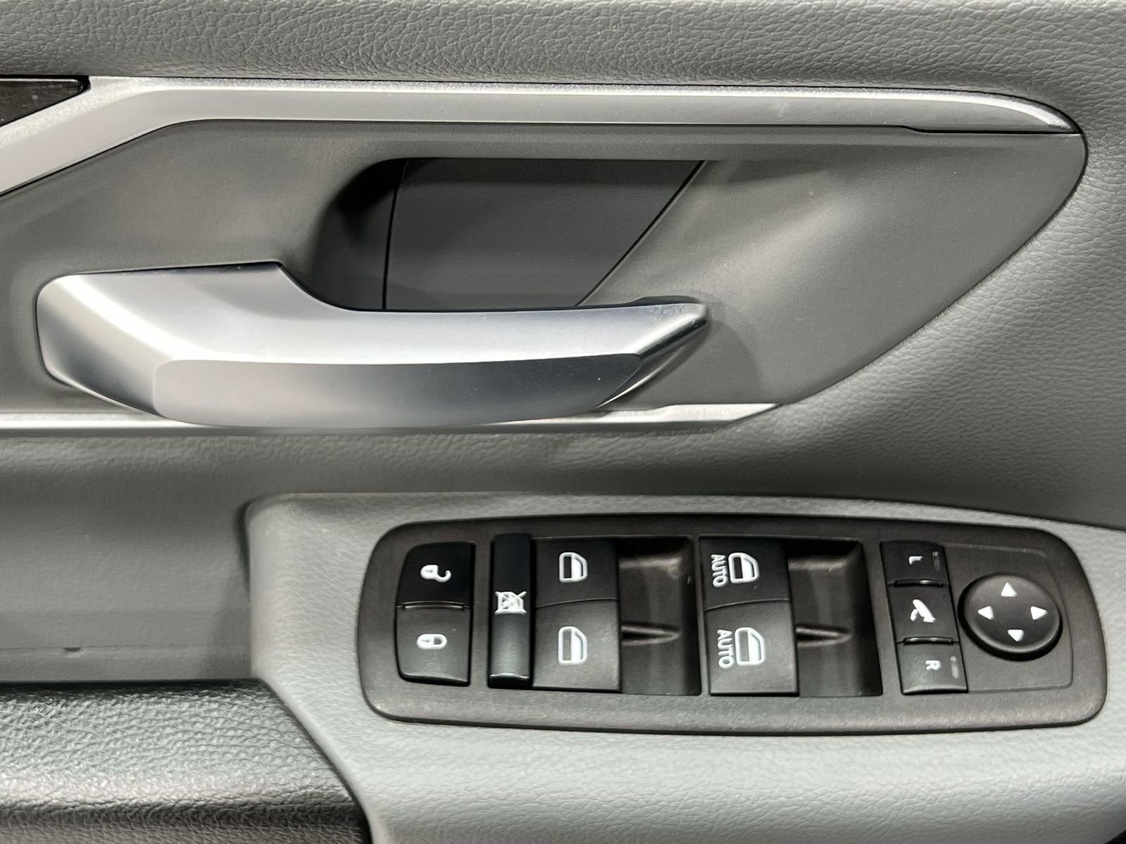 Used 2023 RAM 1500 Big Horn image 13