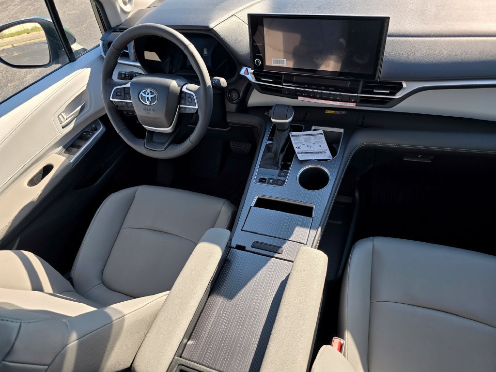 New 2026 Toyota Sienna XLE FWD image 23