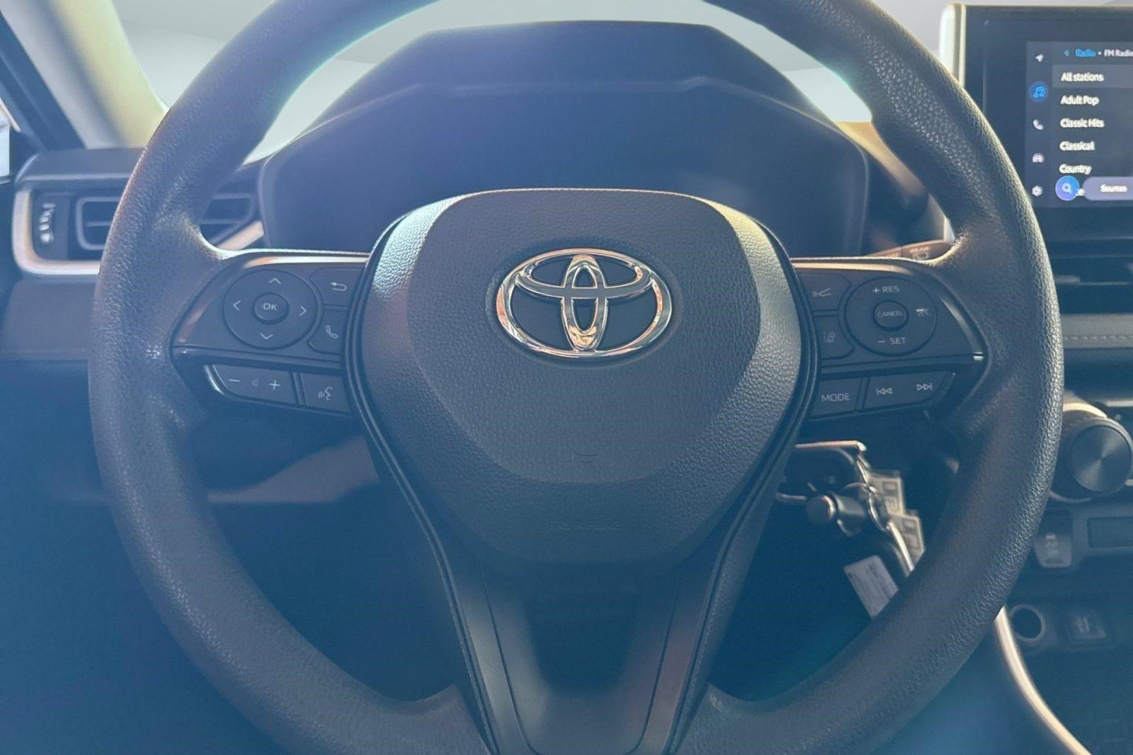 Used 2023 Toyota RAV4 LE FWD image 11
