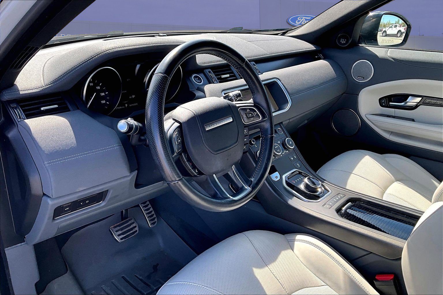 Used 2018 Land Rover Range Rover Evoque HSE Dynamic AWD/4WD image 17