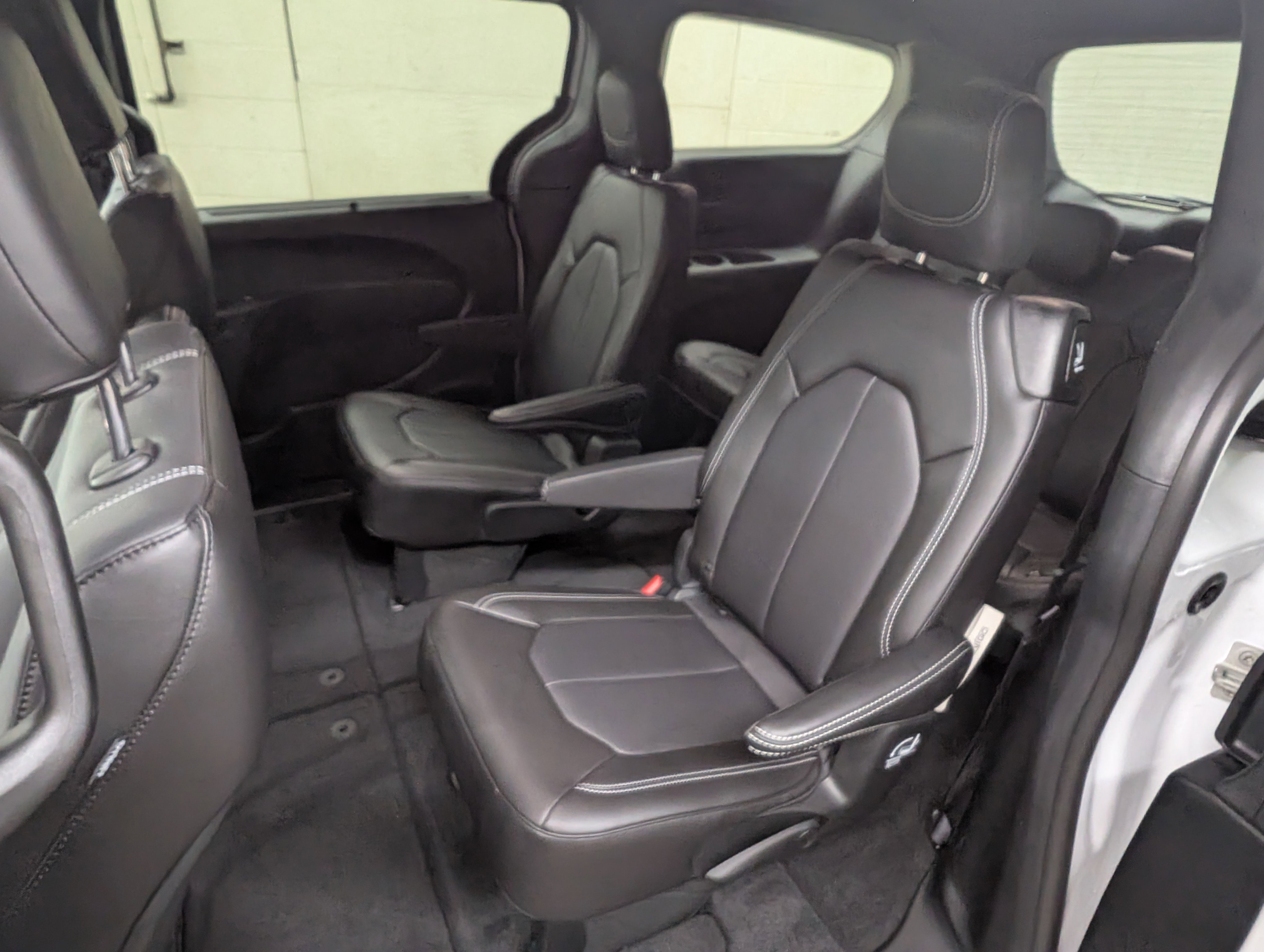 New 2026 Chrysler Pacifica Select image 8