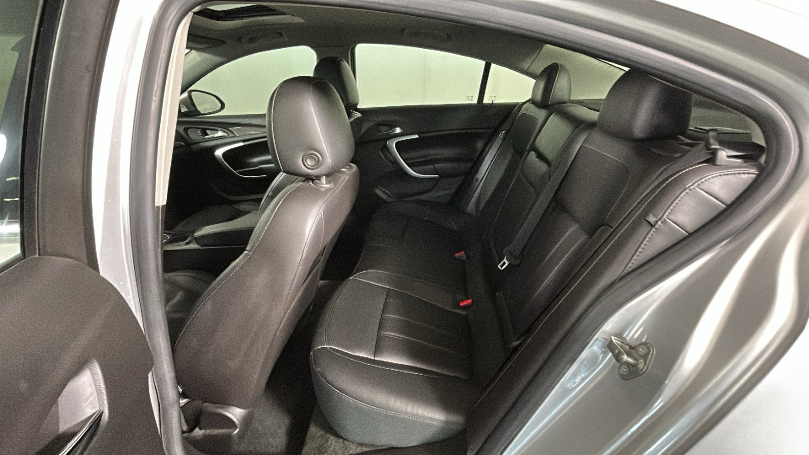 Used 2015 Buick Regal Premium w/ Experience Buick Package FWD image 31