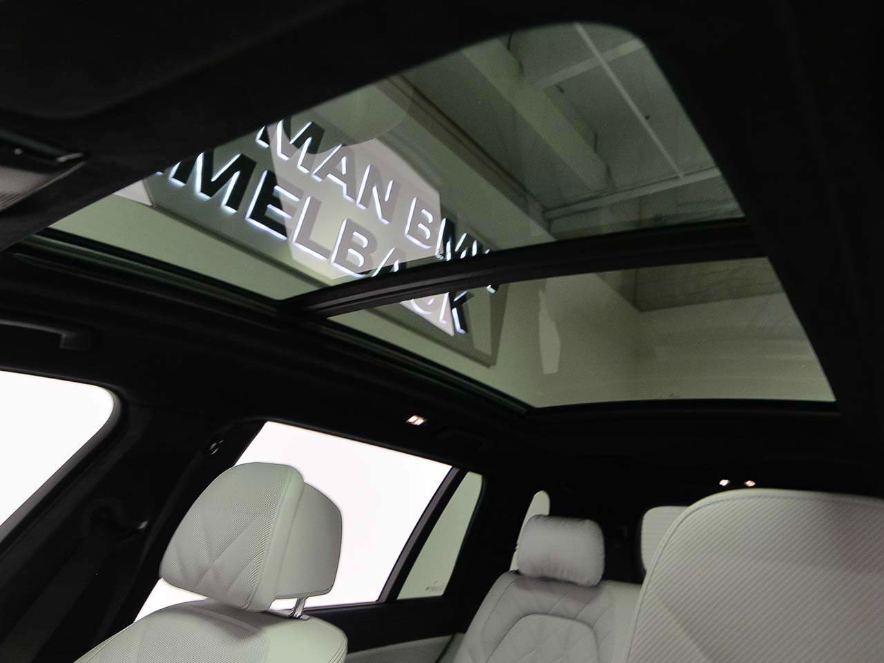 Certified 2024 BMW X7 xDrive40i w/ M Sport Package image 7