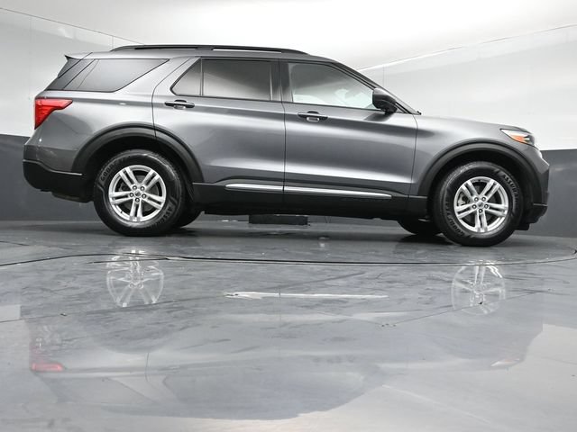 Certified 2021 Ford Explorer XLT w/ Equipment Group 202A AWD/4WD image 43