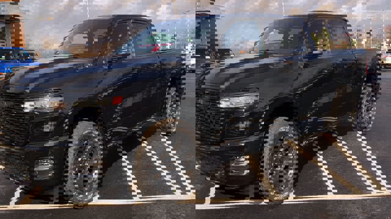 New 2026 RAM 1500 4x4 Crew Cab image 4