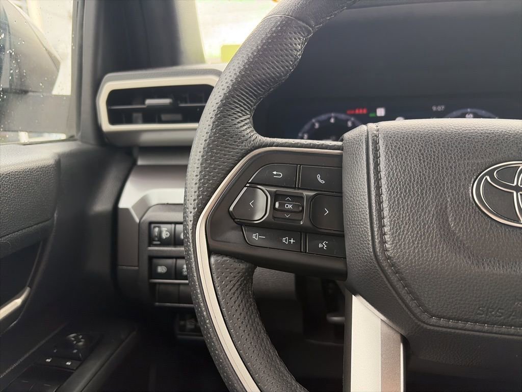 Used 2025 Toyota Tacoma TRD Off-Road image 17