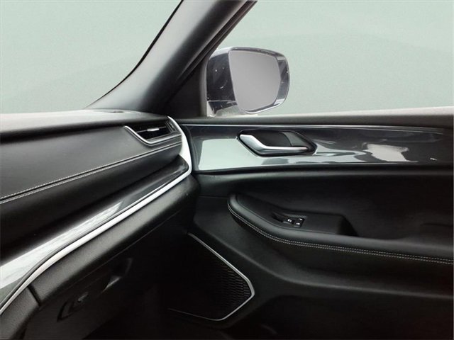 Used 2022 Jeep Grand Cherokee Altitude image 19