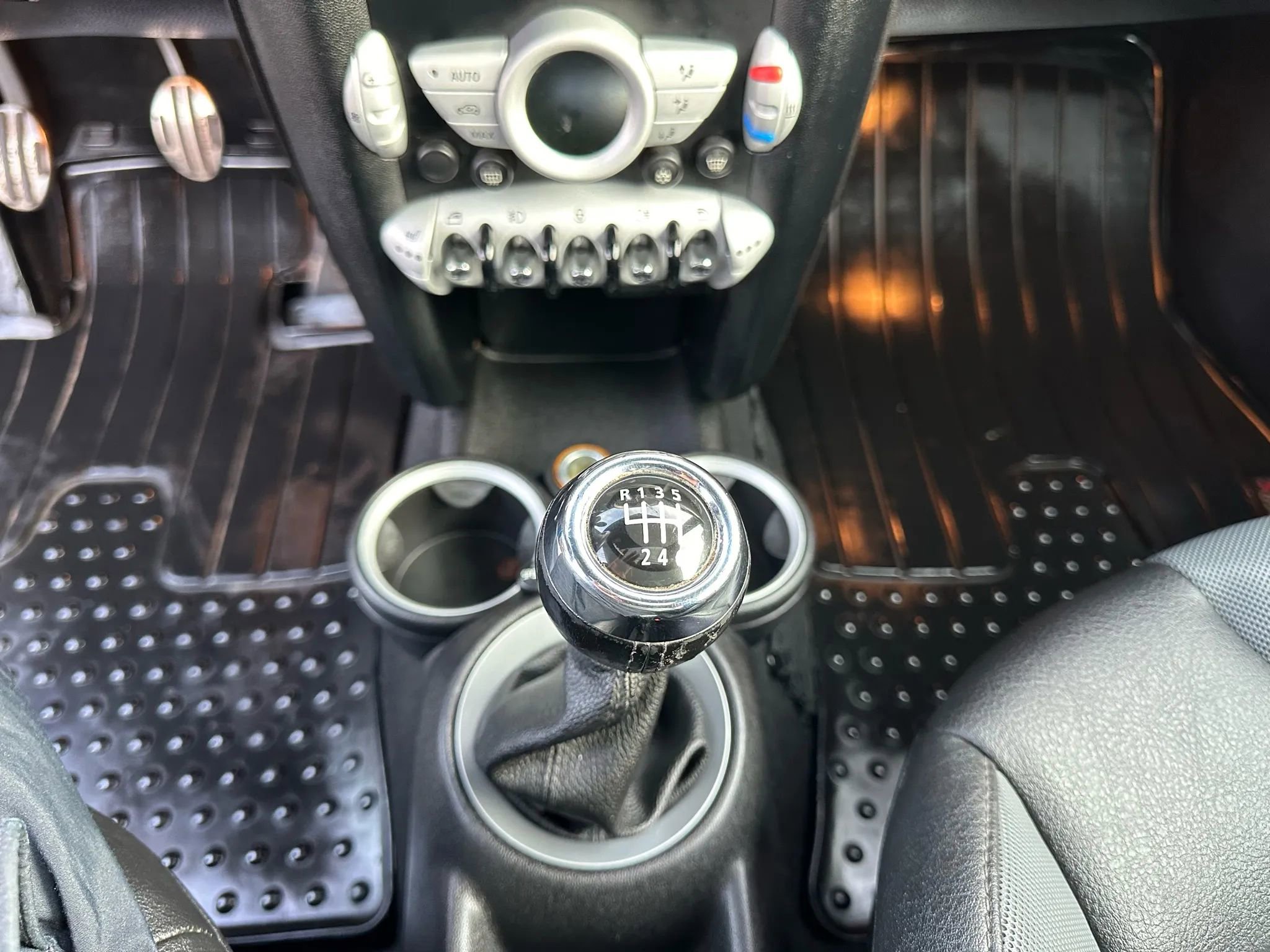 Used 2010 MINI Cooper Clubman S image 25