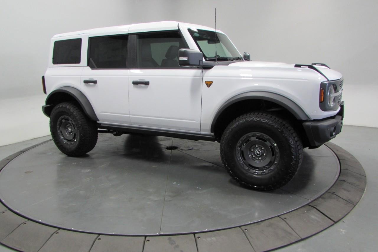 New 2025 Ford Bronco Badlands image 4