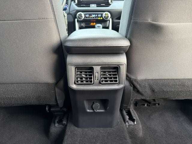Used 2025 Toyota RAV4 LE AWD/4WD image 17