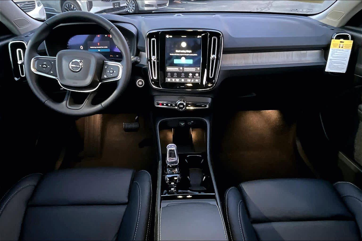 New 2026 Volvo XC40 B5 Plus w/ Protection Package Premier image 7