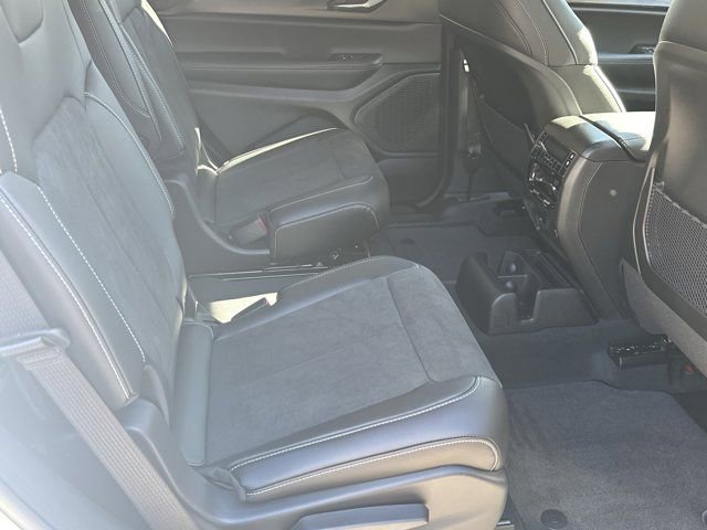 New 2025 Jeep Grand Cherokee L Altitude image 15