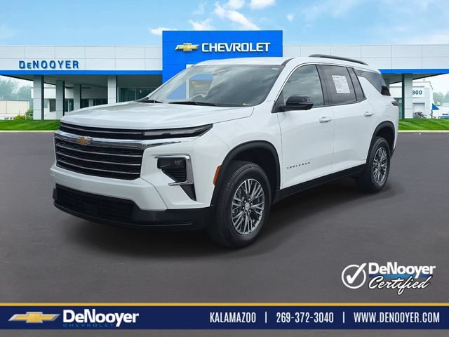 Used 2024 Chevrolet Traverse LT w/ LPO, Floor Liner Package FWD image 1