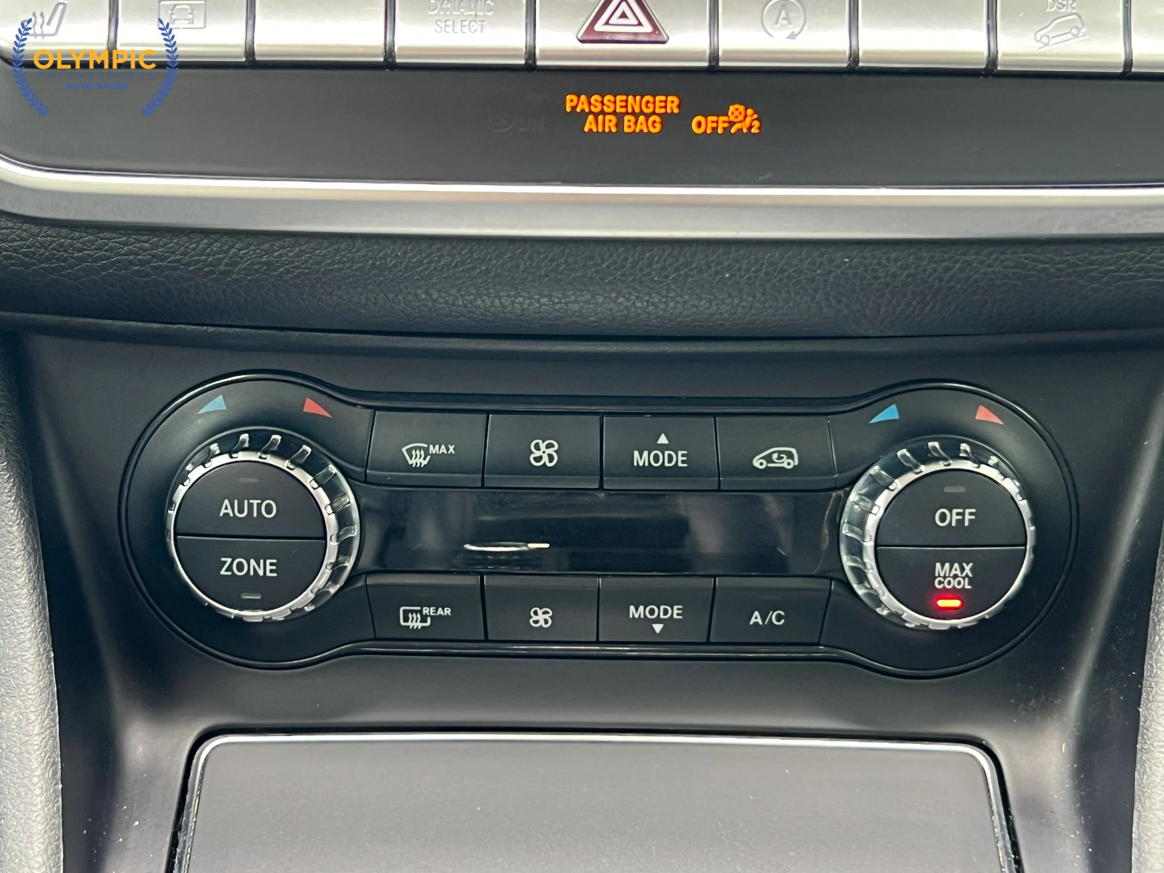Used 2019 Mercedes-Benz GLA 250 4MATIC w/ Premium Package image 32