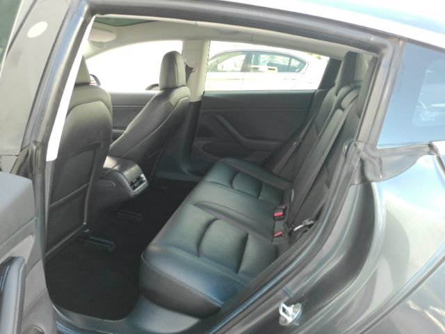 Used 2018 Tesla Model 3 Long Range RWD image 17