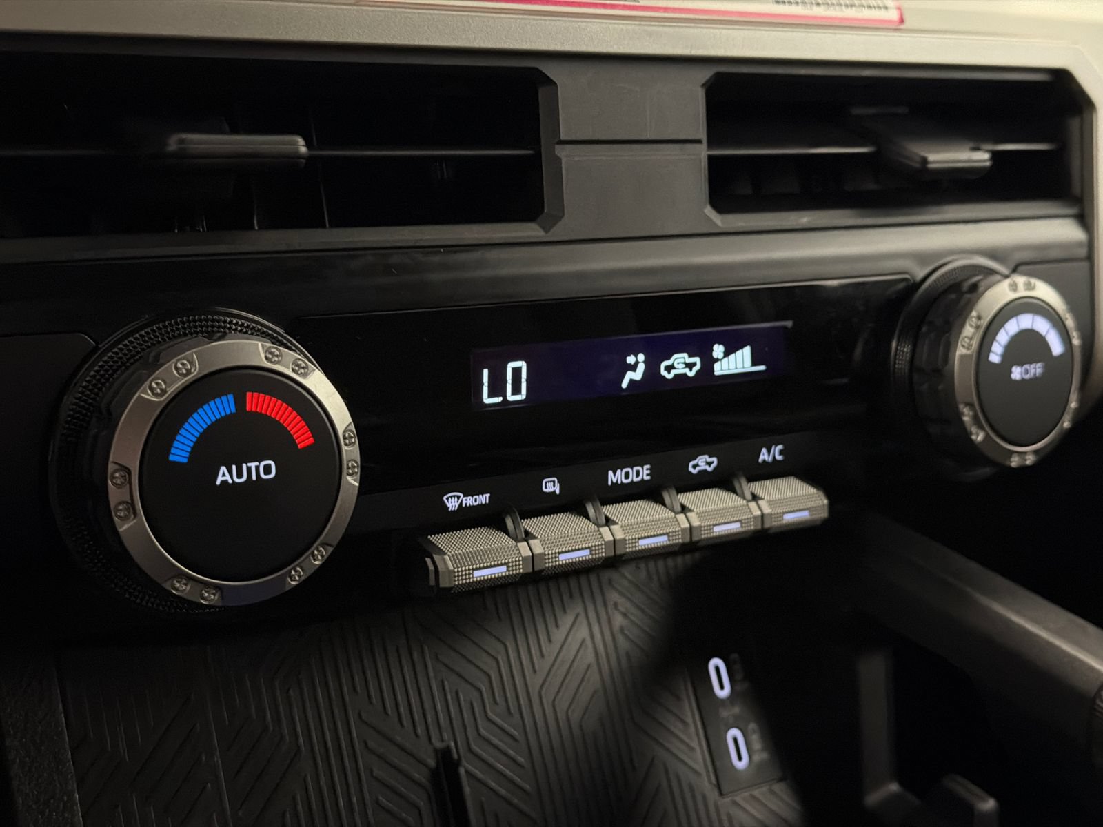 Used 2024 Toyota Tacoma TRD Off-Road AWD/4WD image 27