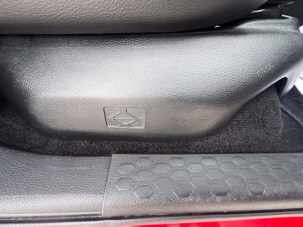 Used 2015 RAM 1500 Express RWD image 21