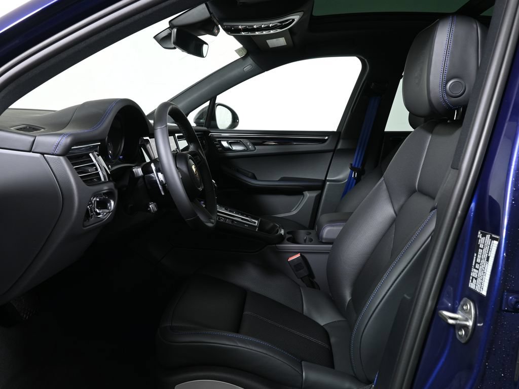 New 2026 Porsche Macan AWD/4WD image 5