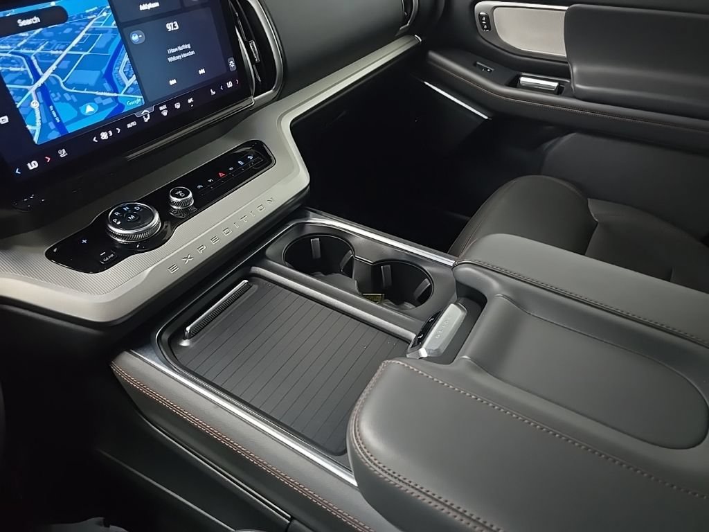 Certified 2025 Ford Expedition Active AWD/4WD image 31