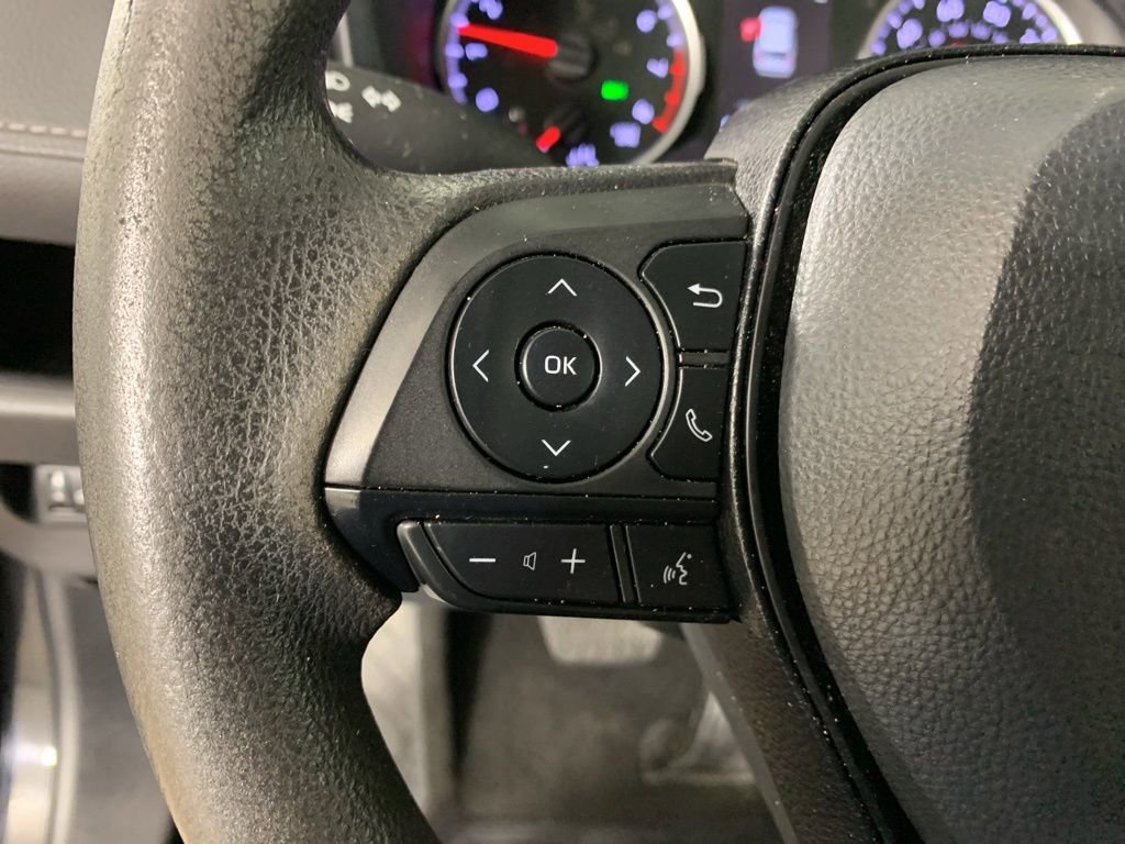 Used 2022 Toyota RAV4 XLE image 18