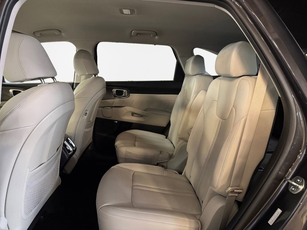 Certified 2023 Kia Sorento SX Prestige image 24