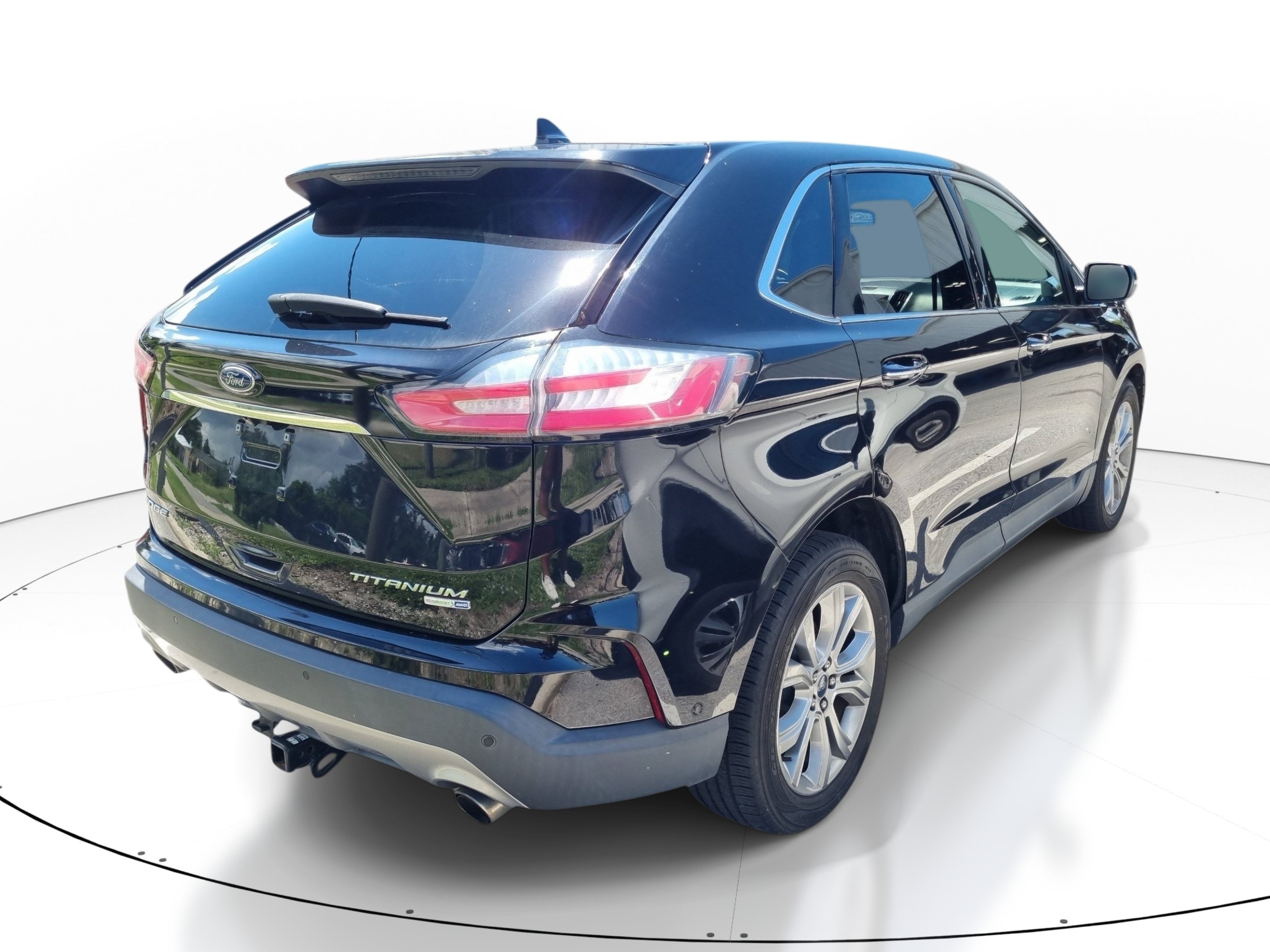 Used 2019 Ford Edge Titanium w/ Equipment Group 301A AWD/4WD image 9