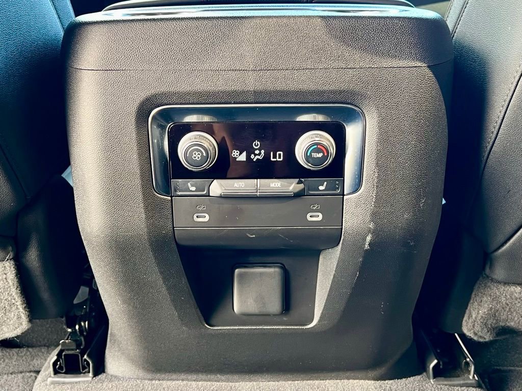 Used 2023 Chevrolet Suburban RST w/ Luxury Package image 40