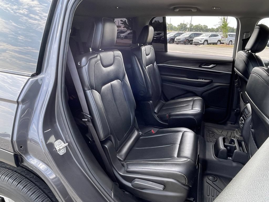 Used 2023 Jeep Grand Cherokee L Limited AWD/4WD image 45