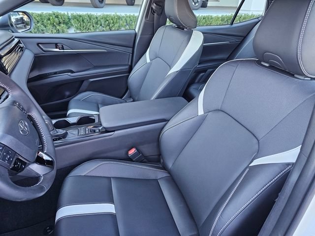 Used 2026 Toyota Camry SE FWD image 17