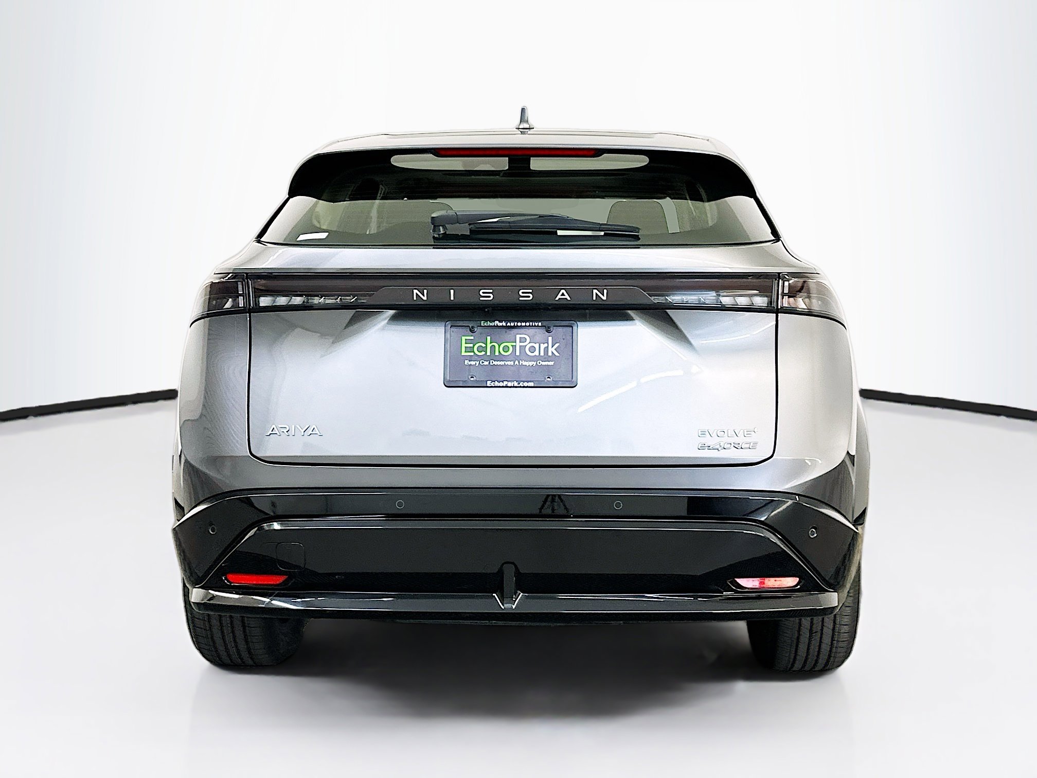 Used 2024 Nissan Ariya AWD image 7