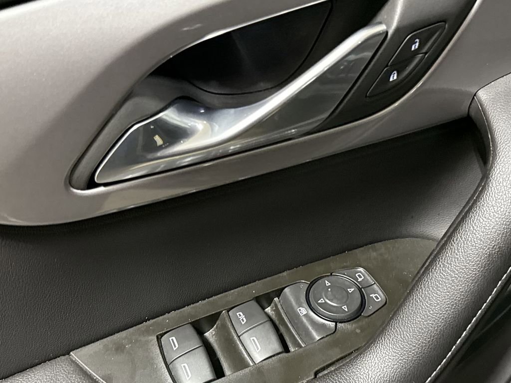 Used 2025 Chevrolet Blazer LT FWD image 20