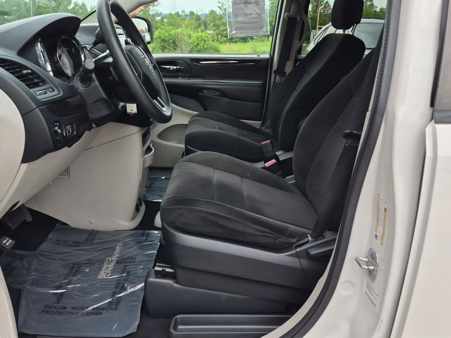 Used 2013 Dodge Grand Caravan SE FWD image 10