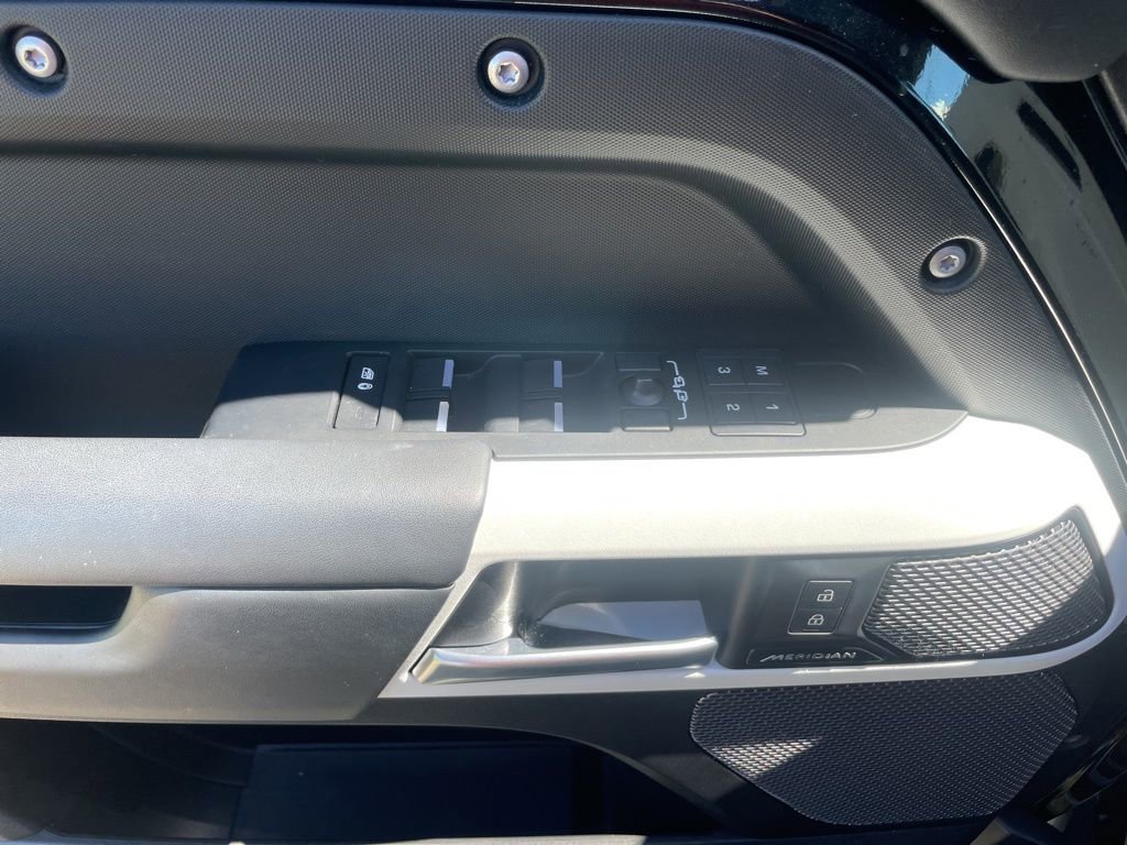 Used 2023 Land Rover Defender 110 S image 20