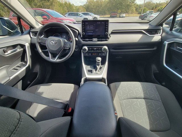 Used 2022 Toyota RAV4 XLE w/ Convenience Package image 2
