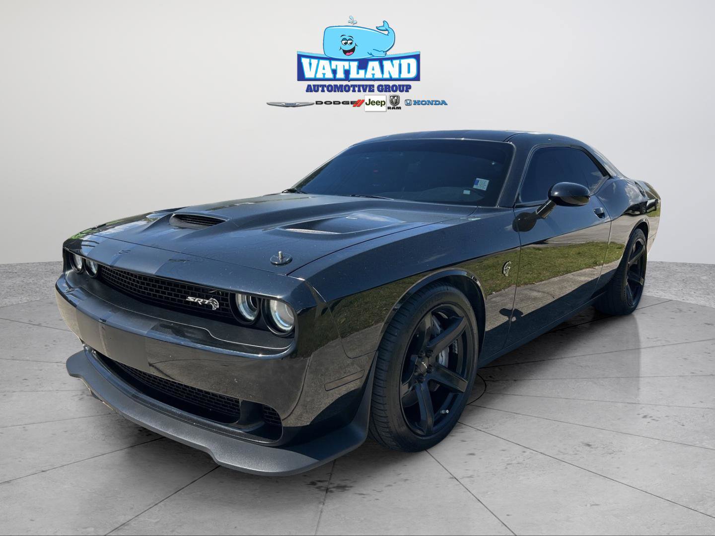 Used 2018 Dodge Challenger SRT Hellcat image 1