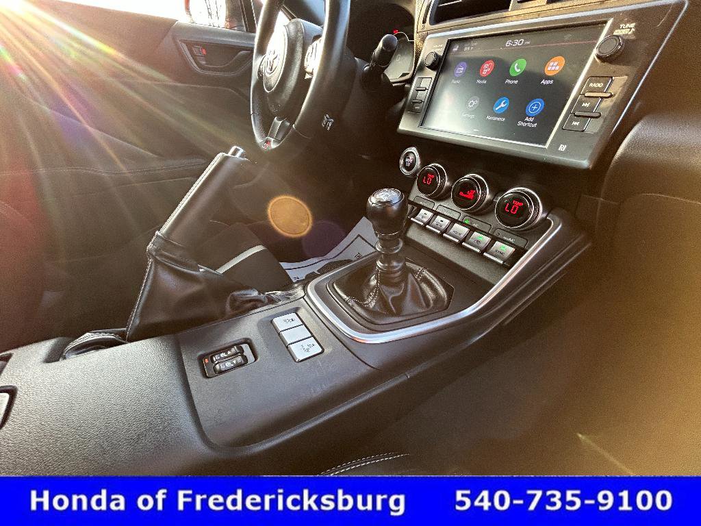 Used 2025 Toyota GR86 Premium w/ Performance Package image 20