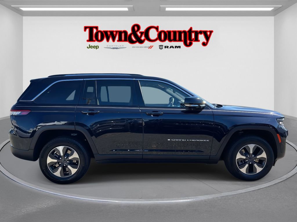 Used 2022 Jeep Grand Cherokee Limited 4xe image 4