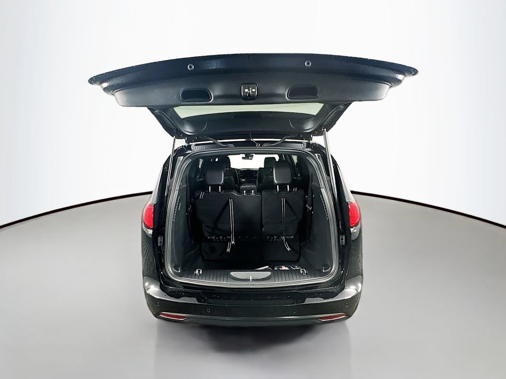 New 2026 Chrysler Voyager LX FWD image 15
