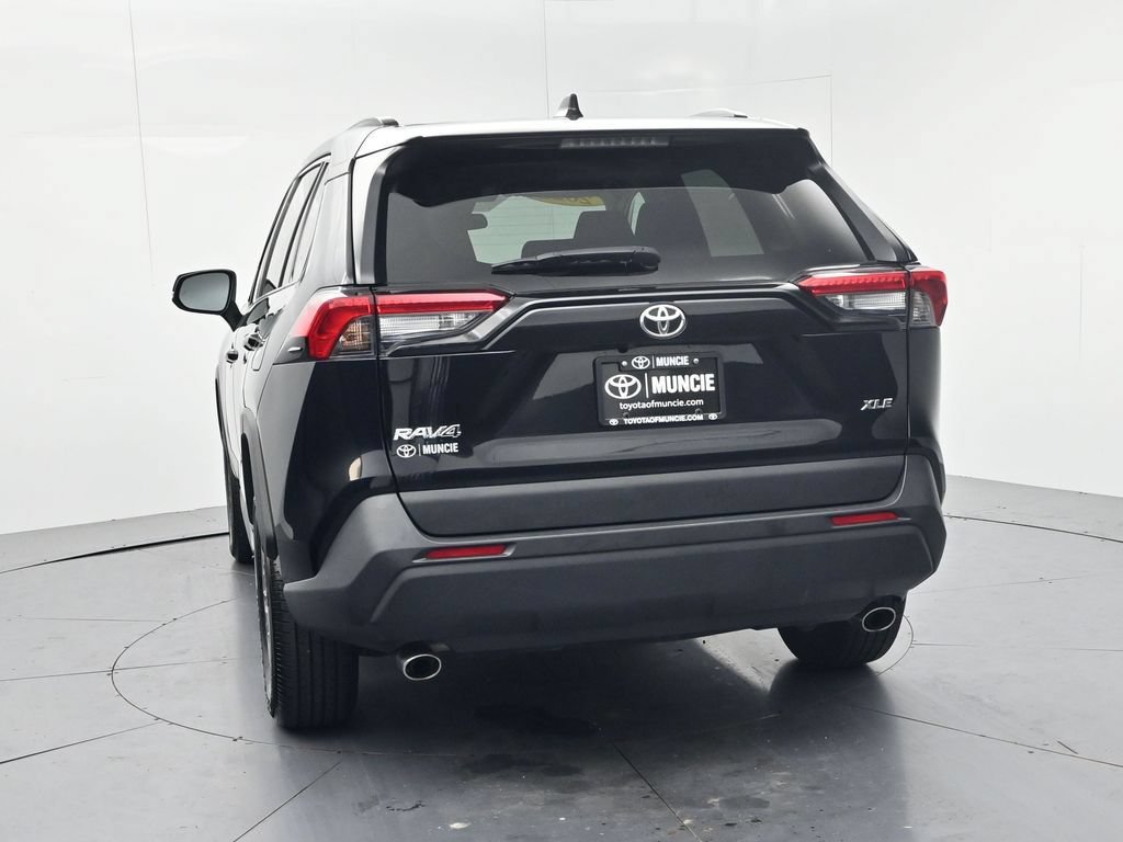 Used 2025 Toyota RAV4 XLE FWD image 6