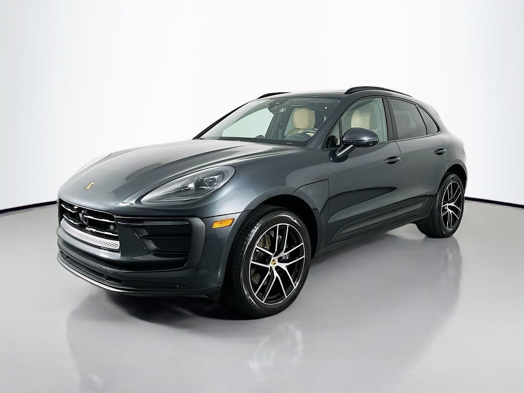 Certified 2025 Porsche Macan image 1