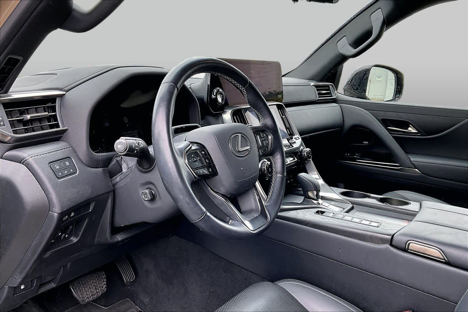 Used 2025 Lexus LX 700h Overtrail AWD/4WD image 18